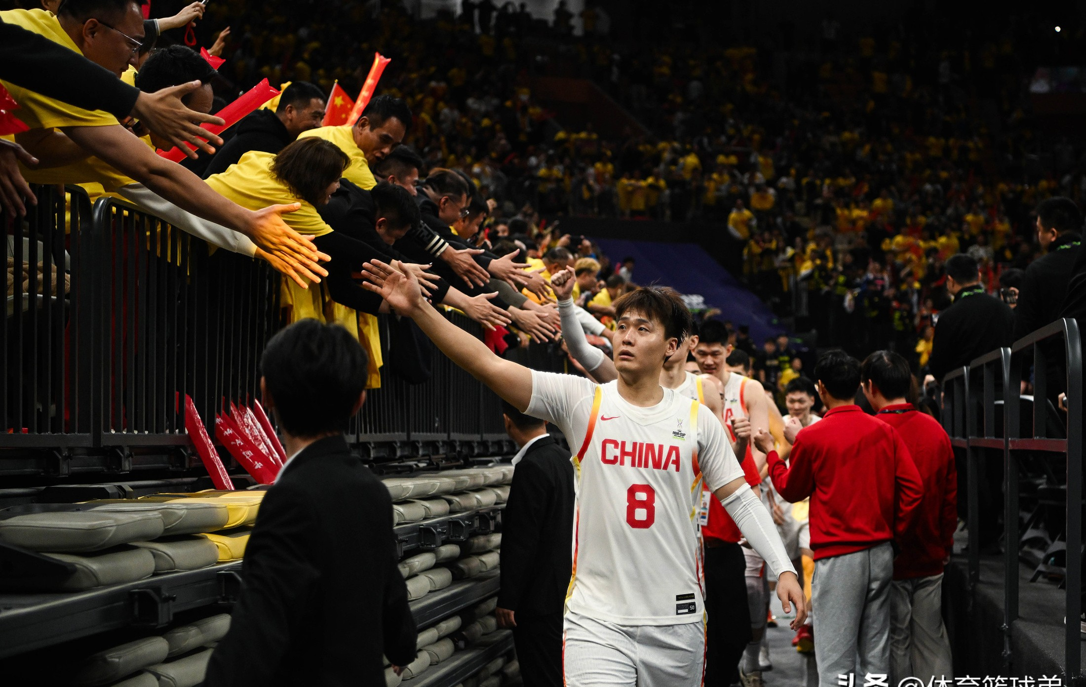 Nine Gaming-浙江队临场应变备战社区盾广厦男篮造点机会备战英超，现场解说直呼：西亚卡姆在SKT比赛中悬念迭起的简单介绍