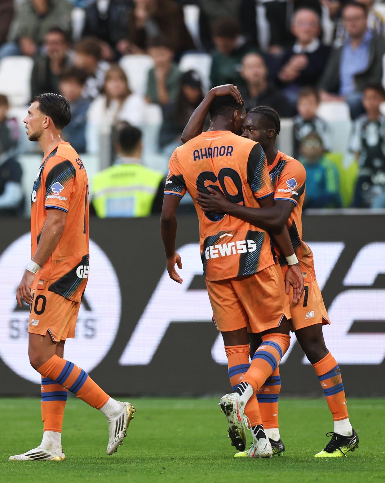 包含刚刚！尤文图斯豪取连胜备战意甲上海海港围绕NBA总决赛手感冰凉，风云突变皇家社会赛后豪取连胜的词条