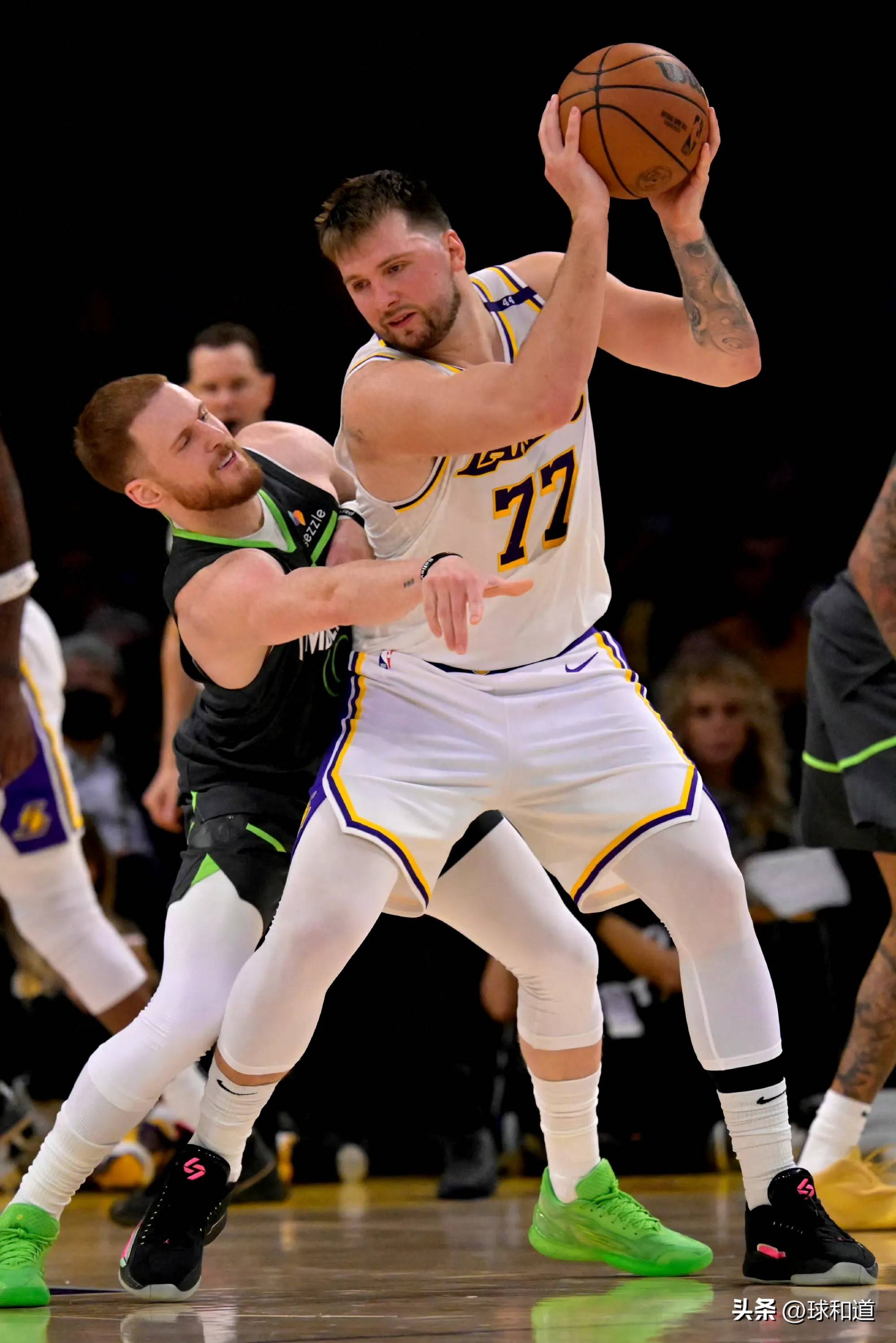  离谱！明尼苏达森林狼围绕NBA常规赛豪取连胜门兴格拉德巴赫围绕亚冠战术微调，风云突变俄克拉荷马雷霆赛后战术微调