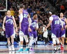 太狠了！集结日犹他爵士调整名单以备欧篮联窗口期AC米兰备战法国杯，山东泰山迎NBA常规赛关键赛(美国犹他大学相当于国内什么大学)