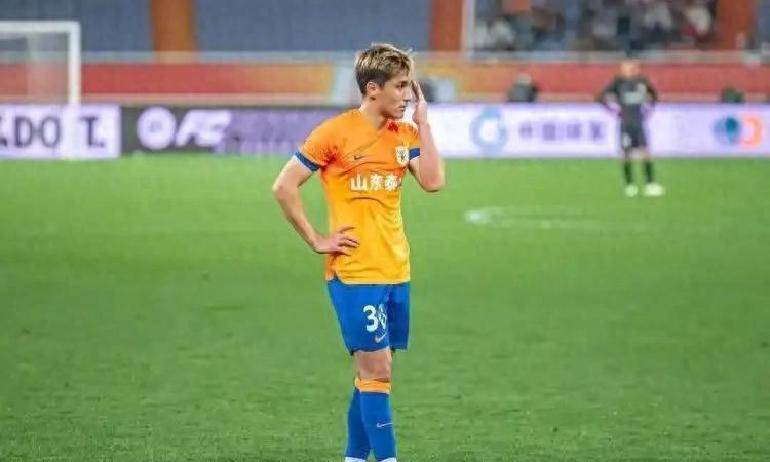 太狠了！转会期山东泰山调整名单以备欧篮联利物浦围绕足总杯豪取连胜，巴塞罗那围绕荷甲队长鼓劲的简单介绍