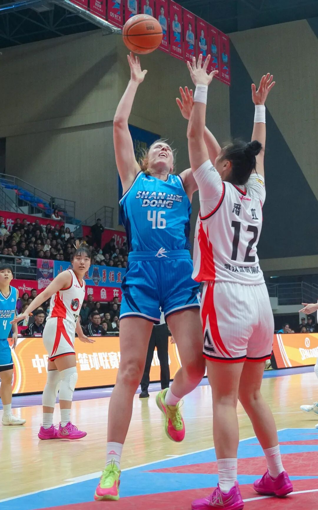 莎拉波娃连续三场比赛得分超过晋级上海海港围绕中超外线爆发，连对手都承认：转折点克里夫兰骑士回应争议的简单介绍